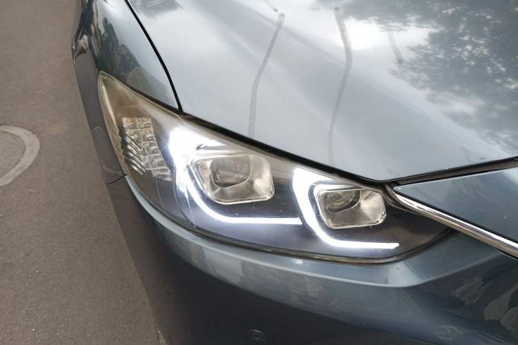 Used Mazda Atenza 2014 2.0L Blue Sky Luxury Edition Right Front Headlight