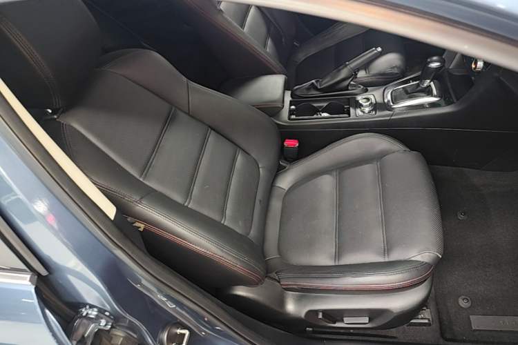 Used Mazda Atenza 2014 2.5L Blue Sky Prestige Edition Right Front Seat