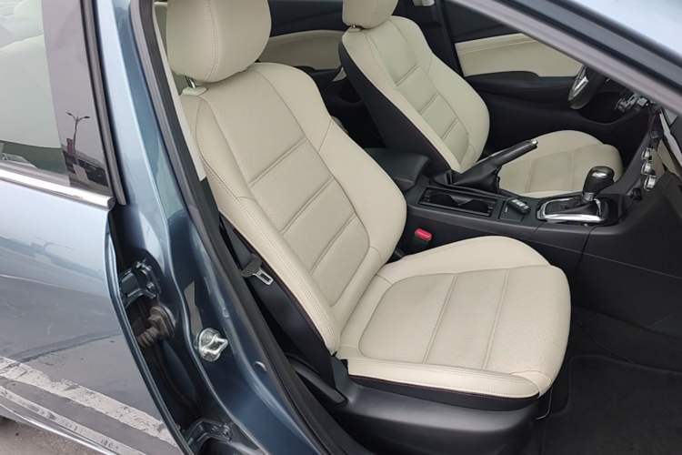 Used Mazda Atenza 2014 2.0L Blue Sky Luxury Edition Right Front Seat