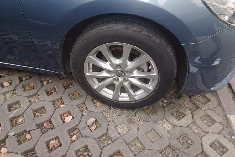 Used Mazda Atenza 2014 2.0L Blue Sky Luxury Edition Right Front Wheel Hub