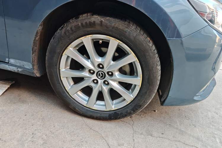 Used Mazda Atenza 2014 2.0L Blue Sky Luxury Edition Right Front Wheel Hub