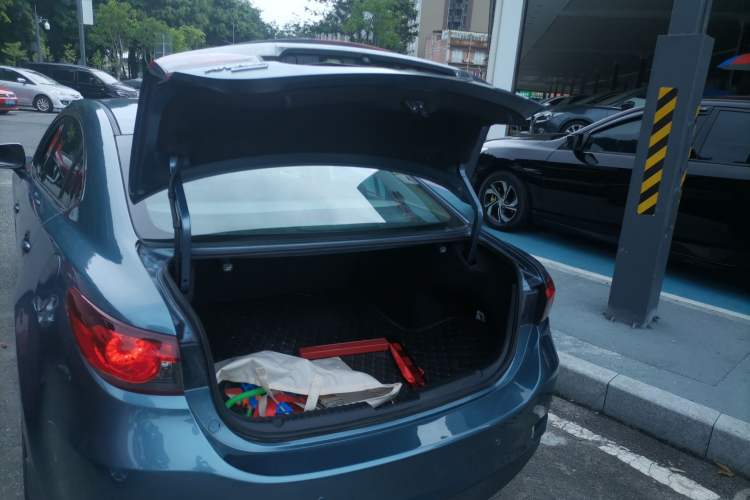 Used Mazda Atenza 2014 2.5L Blue Sky Prestige Edition Trunk