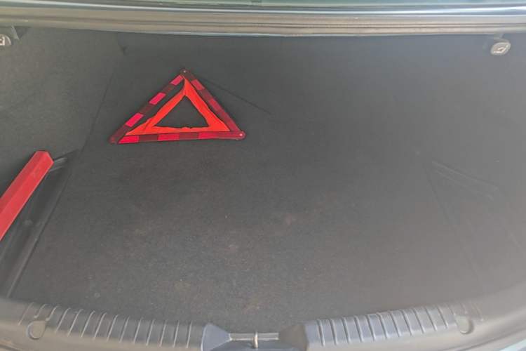 Used Mazda Atenza 2014 2.0L Blue Sky Luxury Edition Trunk