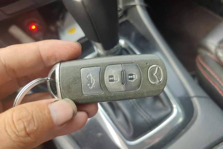 Used Mazda Atenza 2014 2.0L Blue Sky Fashion Edition Vehicle Key