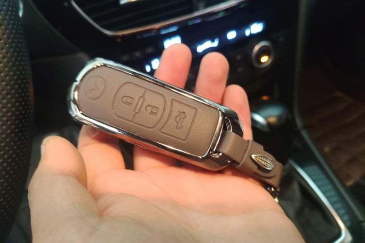 Used Mazda Atenza 2014 2.0L Blue Sky Luxury Edition Vehicle Key