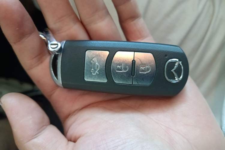 Used Mazda Atenza 2014 2.0L Blue Sky Luxury Edition Vehicle Key