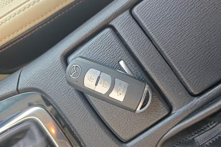 Used Mazda Atenza 2014 2.0L Blue Sky Luxury Edition Vehicle Key