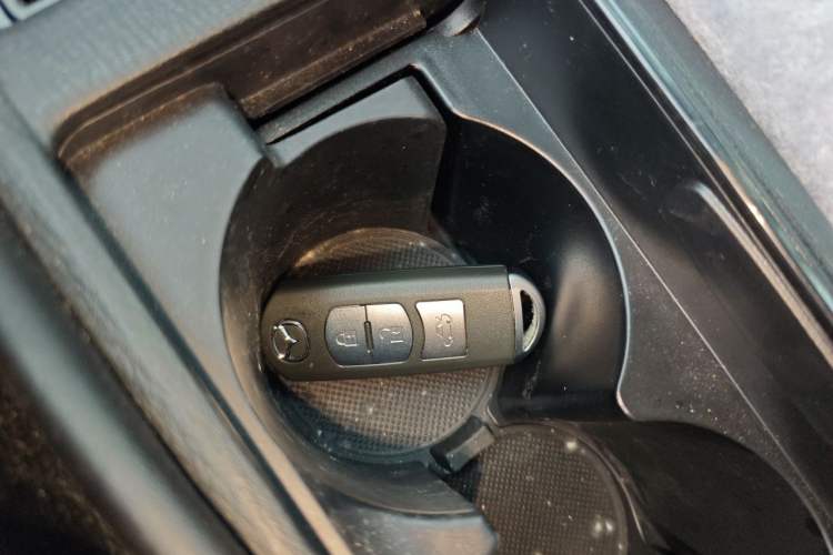Used Mazda Atenza 2014 2.0L Blue Sky Luxury Edition Vehicle Key
