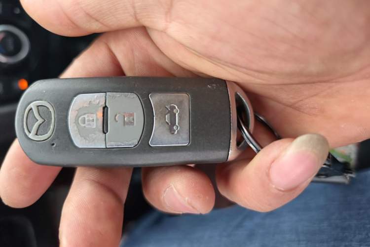 Used Mazda Atenza 2014 2.0L Blue Sky Fashion Edition Vehicle Key