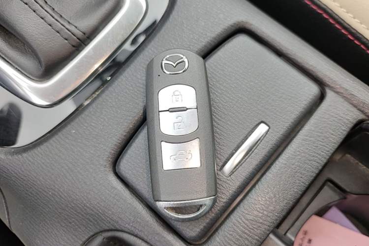 Used Mazda Atenza 2014 2.0L Blue Sky Luxury Edition Vehicle Key