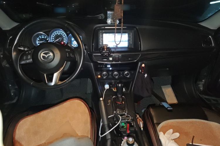 Used Mazda Atenza 2014 2.0L Blue Sky Fashion Edition Center Console