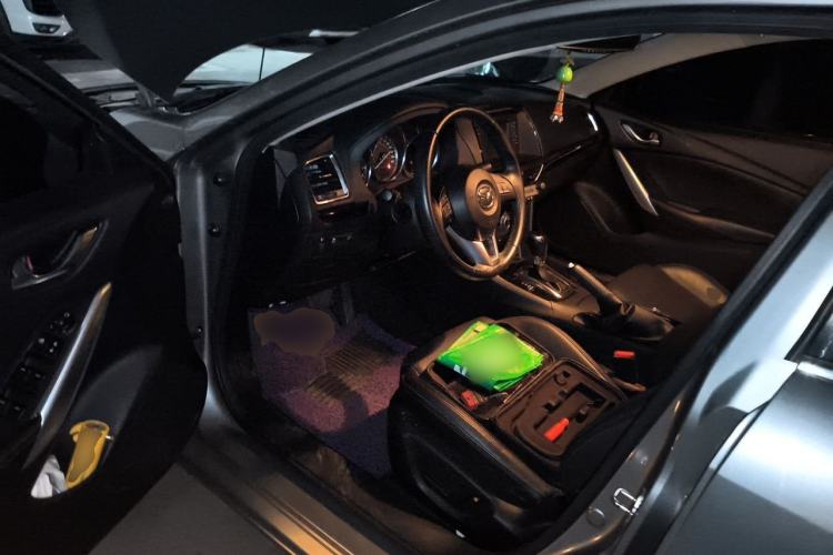 Used Mazda Atenza 2014 2.0L Blue Sky Luxury Edition Driver Seat