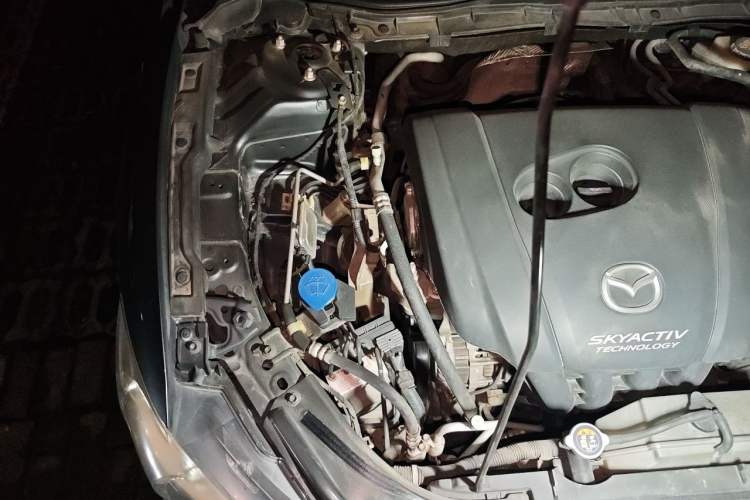 Used Mazda Atenza 2014 2.0L Blue Sky Fashion Edition Engine Bay Right