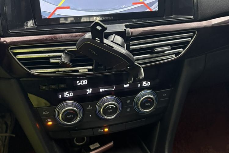 Used Mazda Atenza 2014 2.0L Blue Sky Luxury Edition Interior 7