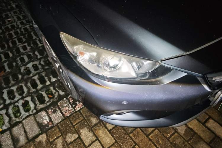 Used Mazda Atenza 2014 2.0L Blue Sky Fashion Edition Right Front Headlight