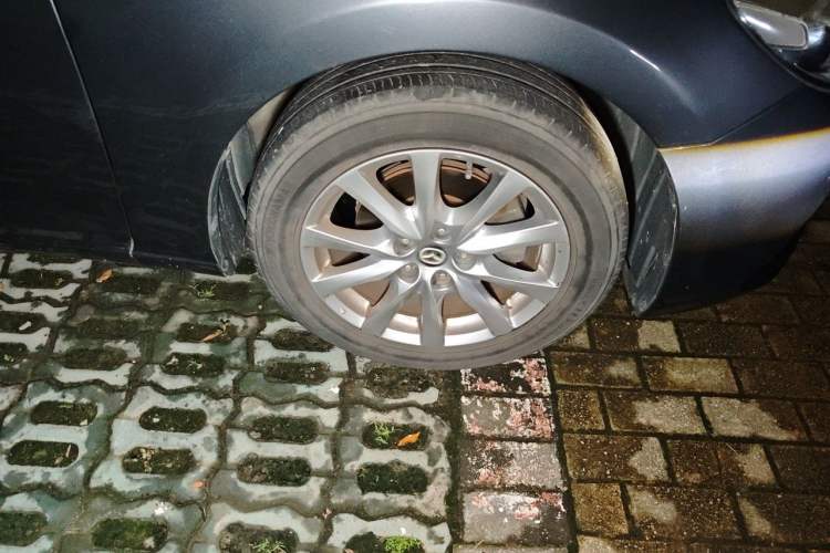 Used Mazda Atenza 2014 2.0L Blue Sky Fashion Edition Right Front Wheel Hub
