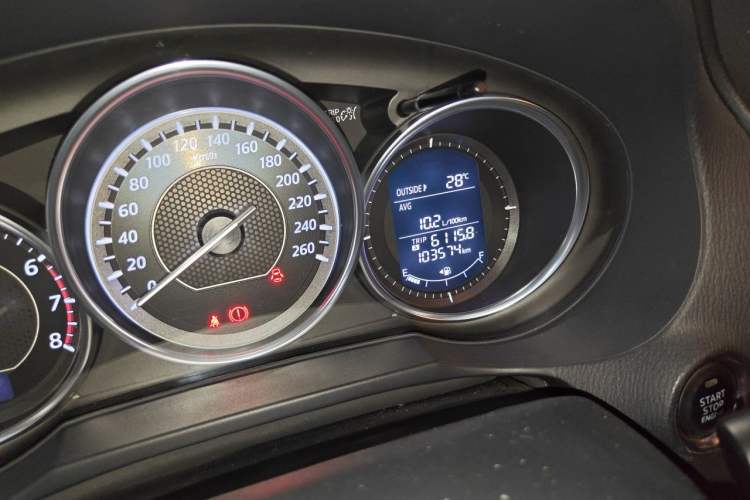 Used Mazda Atenza 2014 2.5L Blue Sky Prestige Edition Odometer Close Up