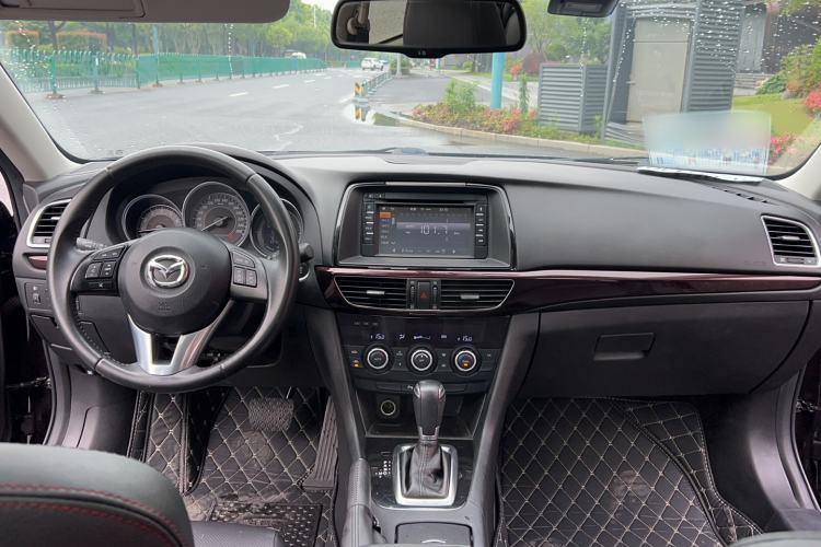 Used Mazda Atenza 2014 2.0L Blue Sky Luxury Edition Center Console