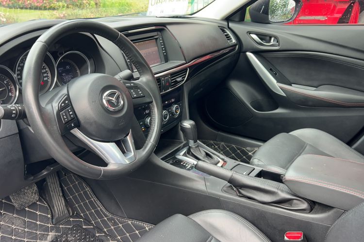 Used Mazda Atenza 2014 2.0L Blue Sky Luxury Edition Driver Seat