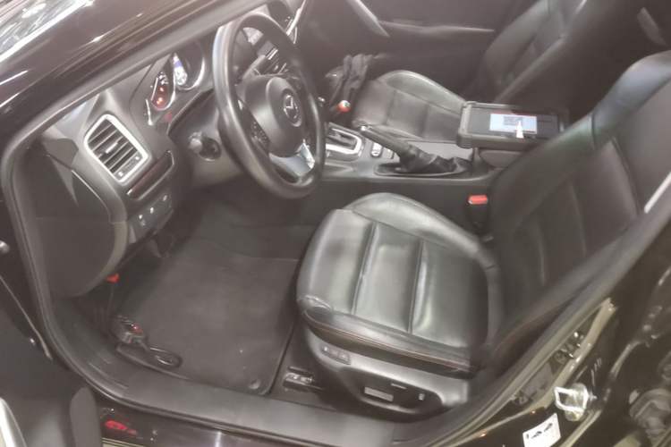Used Mazda Atenza 2014 2.0L Blue Sky Luxury Edition Left Front Seat