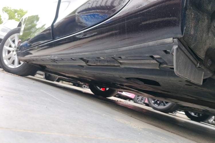 Used Mazda Atenza 2014 2.0L Blue Sky Luxury Edition Left Side Sill