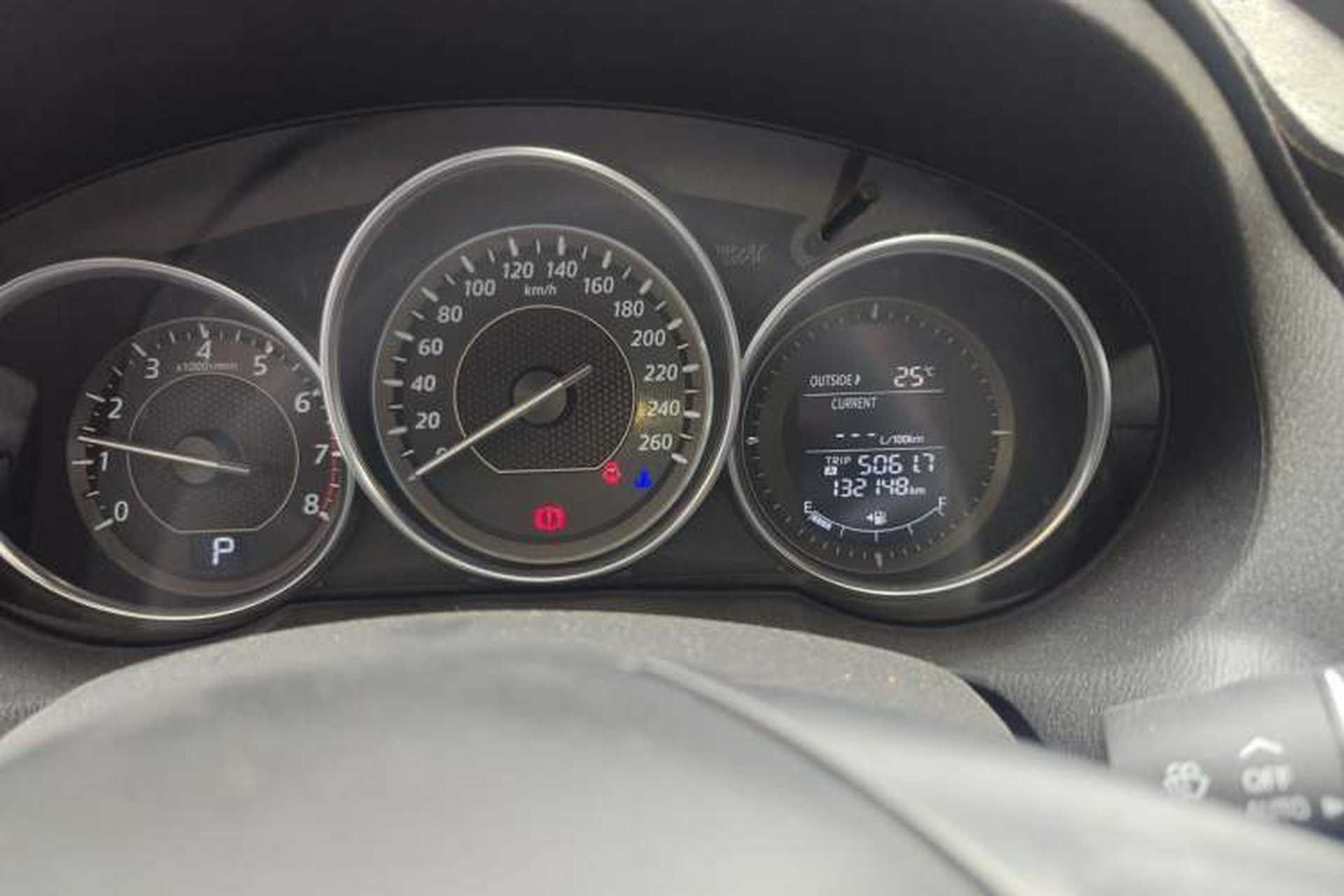 Used Mazda Atenza 2014 2.0L Blue Sky Luxury Edition Odometer Close Up