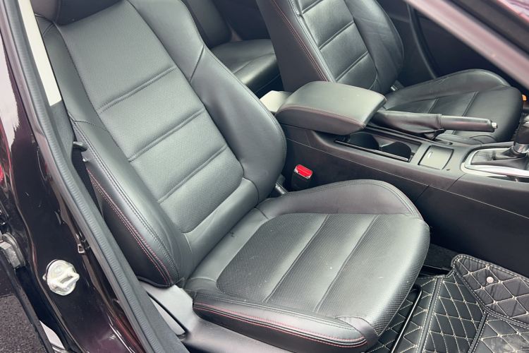 Used Mazda Atenza 2014 2.0L Blue Sky Luxury Edition Right Front Seat