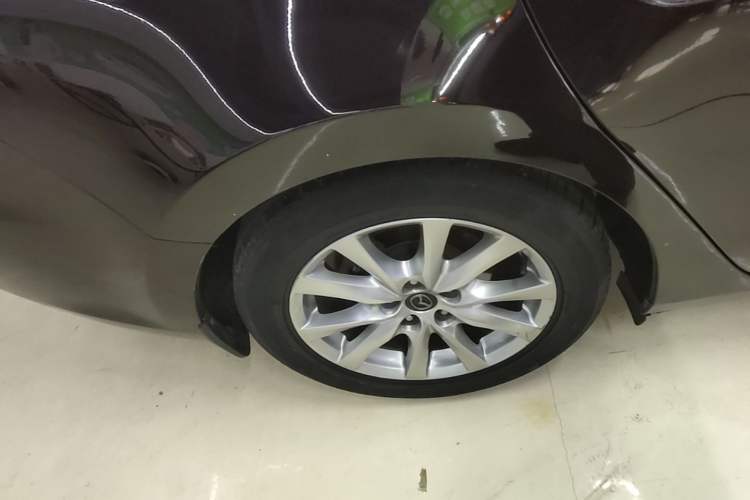 Used Mazda Atenza 2014 2.0L Blue Sky Luxury Edition Right Rear Wheel Hub
