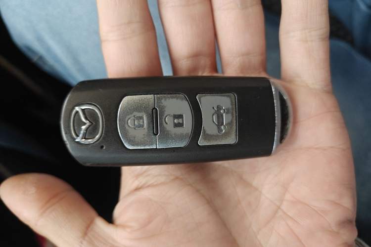 Used Mazda Atenza 2014 2.0L Blue Sky Fashion Edition Vehicle Key