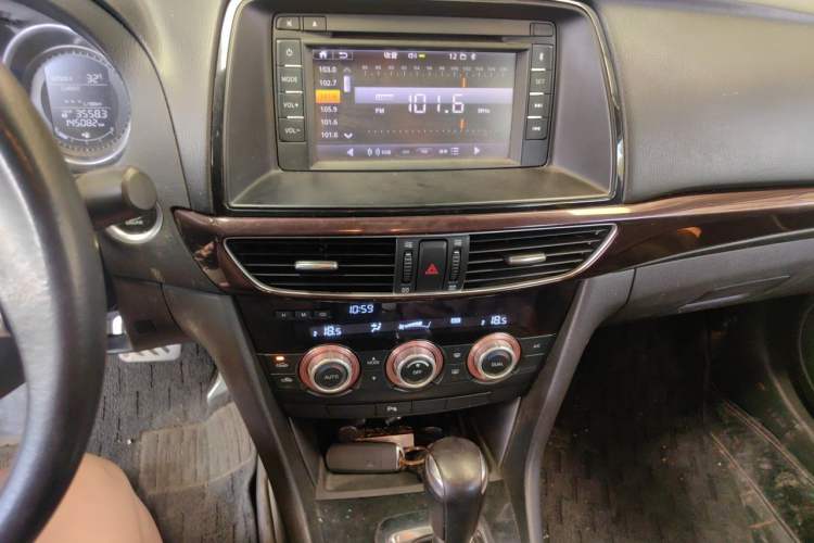 Used Mazda Atenza 2014 2.0L Blue Sky Luxury Edition Audio And AC Panel