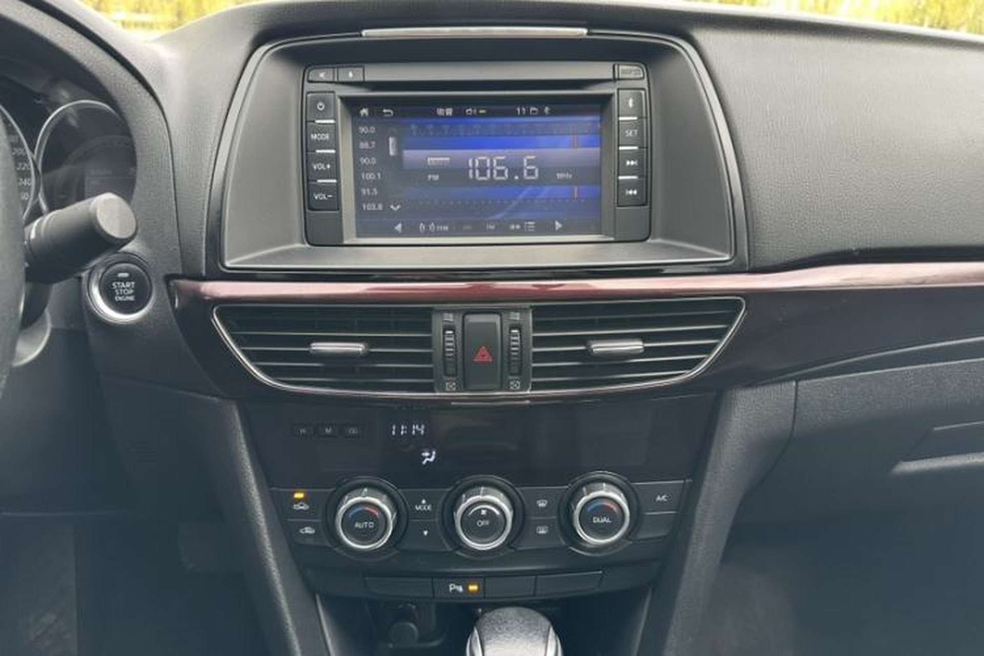 Used Mazda Atenza 2014 2.0L Blue Sky Luxury Edition Audio And AC Panel