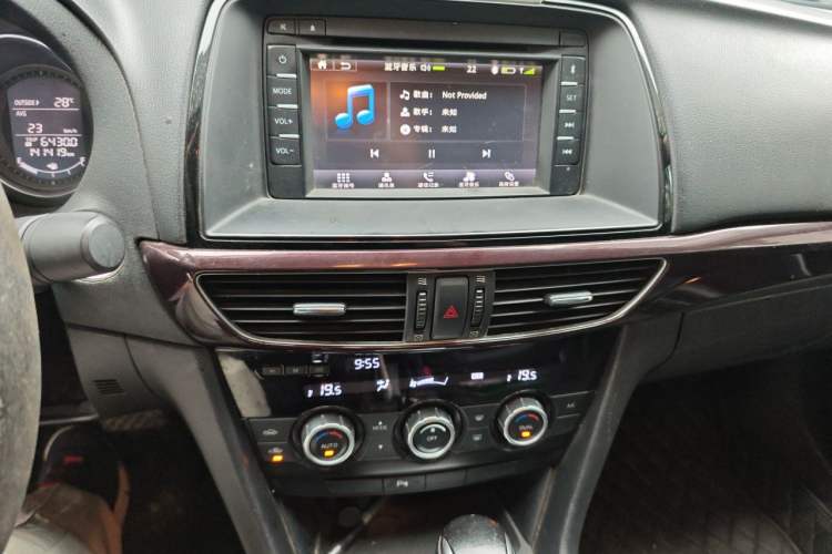 Used Mazda Atenza 2014 2.0L Blue Sky Luxury Edition Audio And AC Panel