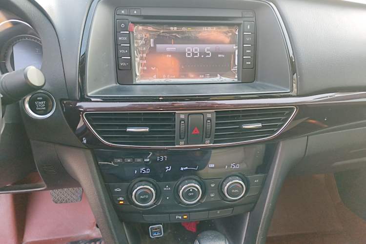 Used Mazda Atenza 2014 2.0L Blue Sky Luxury Edition Audio And AC Panel
