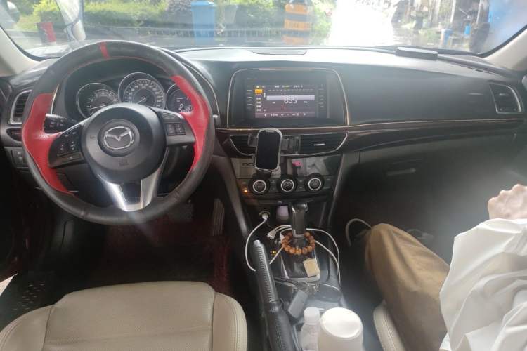Used Mazda Atenza 2014 2.0L Blue Sky Luxury Edition Center Console