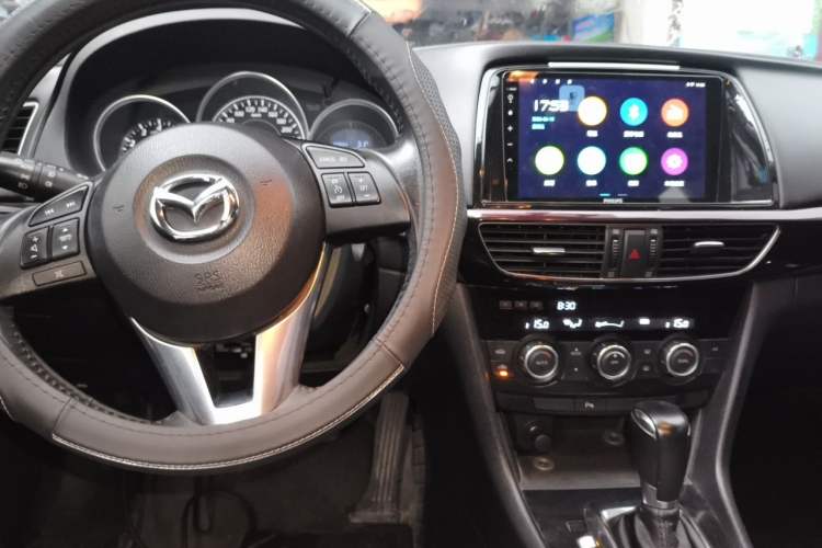 Used Mazda Atenza 2014 2.0L Blue Sky Luxury Edition Center Console