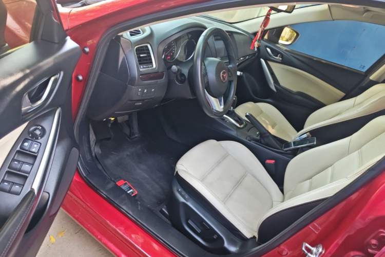 Used Mazda Atenza 2014 2.0L Blue Sky Luxury Edition Driver Seat