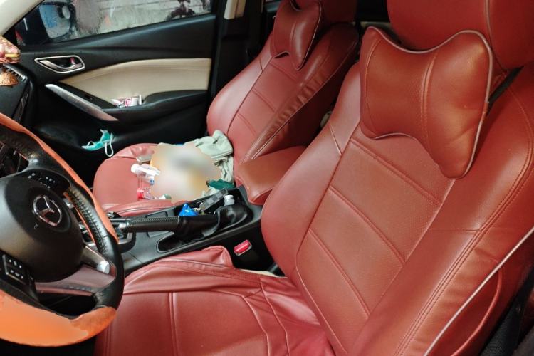 Used Mazda Atenza 2014 2.0L Blue Sky Luxury Edition Driver Seat