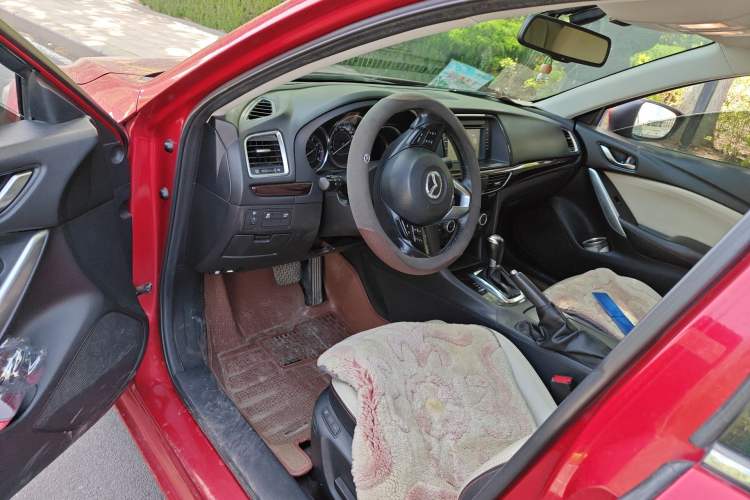 Used Mazda Atenza 2014 2.0L Blue Sky Luxury Edition Driver Seat