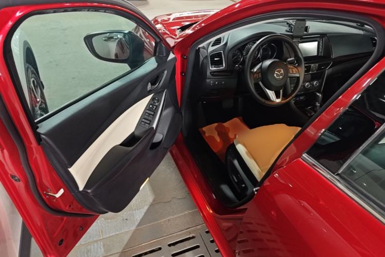 Used Mazda Atenza 2014 2.0L Blue Sky Luxury Edition Driver Seat