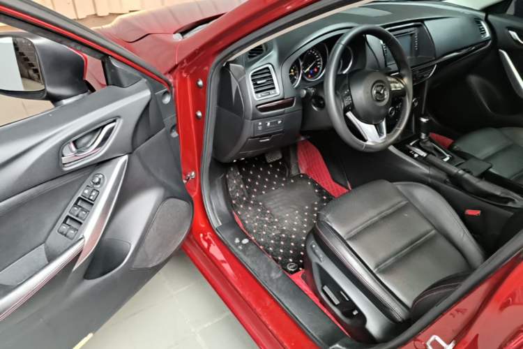 Used Mazda Atenza 2014 2.0L Blue Sky Luxury Edition Driver Seat