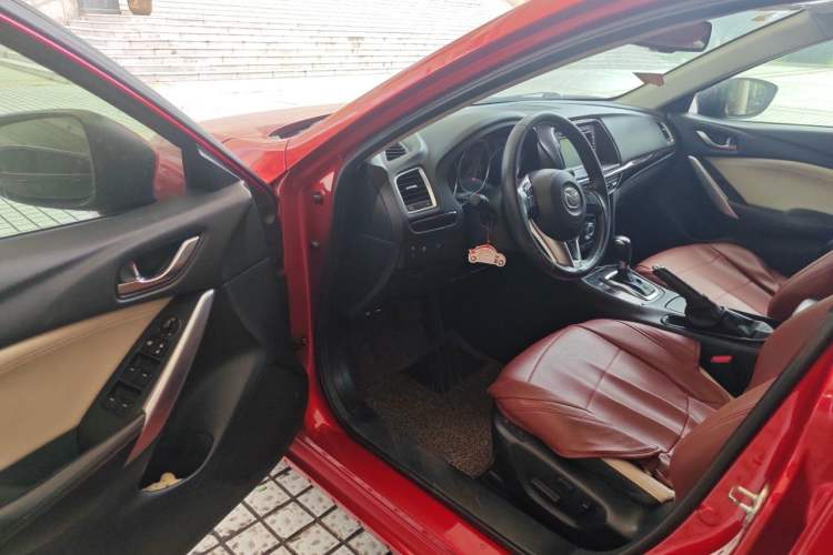 Used Mazda Atenza 2014 2.0L Blue Sky Luxury Edition Driver Seat
