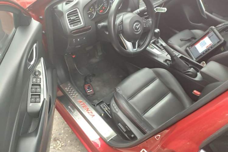 Used Mazda Atenza 2014 2.0L Blue Sky Luxury Edition Driver Seat