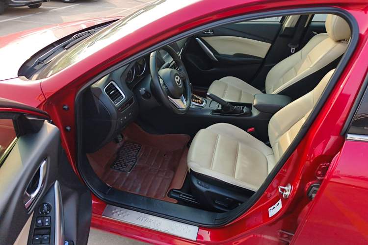 Used Mazda Atenza 2014 2.0L Blue Sky Luxury Edition Driver Seat