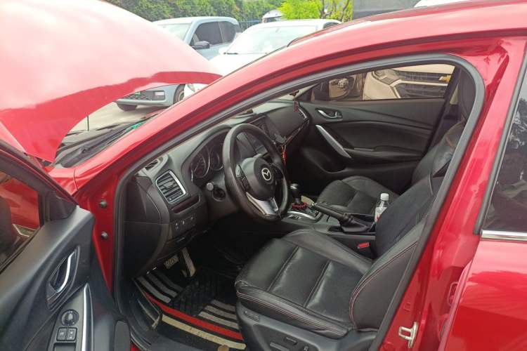 Used Mazda Atenza 2014 2.0L Blue Sky Luxury Edition Driver Seat
