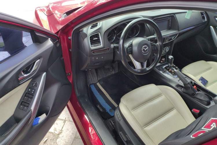Used Mazda Atenza 2014 2.0L Blue Sky Luxury Edition Driver Seat