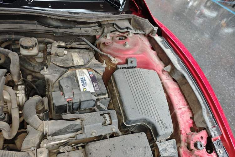 Used Mazda Atenza 2014 2.0L Blue Sky Luxury Edition Engine Bay Left
