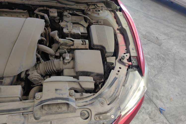 Used Mazda Atenza 2014 2.0L Blue Sky Luxury Edition Engine Bay Left
