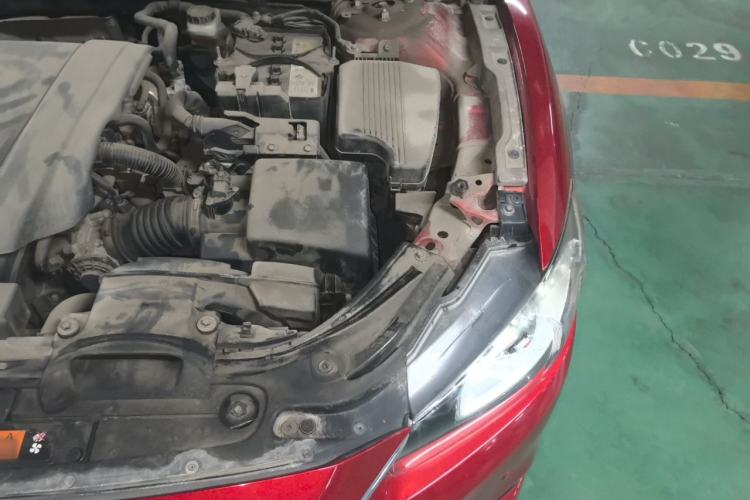 Used Mazda Atenza 2014 2.0L Blue Sky Luxury Edition Engine Bay Left