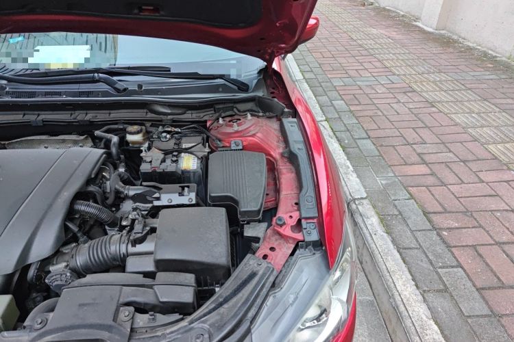 Used Mazda Atenza 2014 2.0L Blue Sky Luxury Edition Engine Bay Left