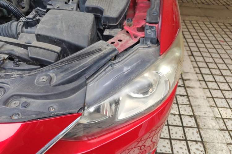 Used Mazda Atenza 2014 2.0L Blue Sky Luxury Edition Engine Bay Left